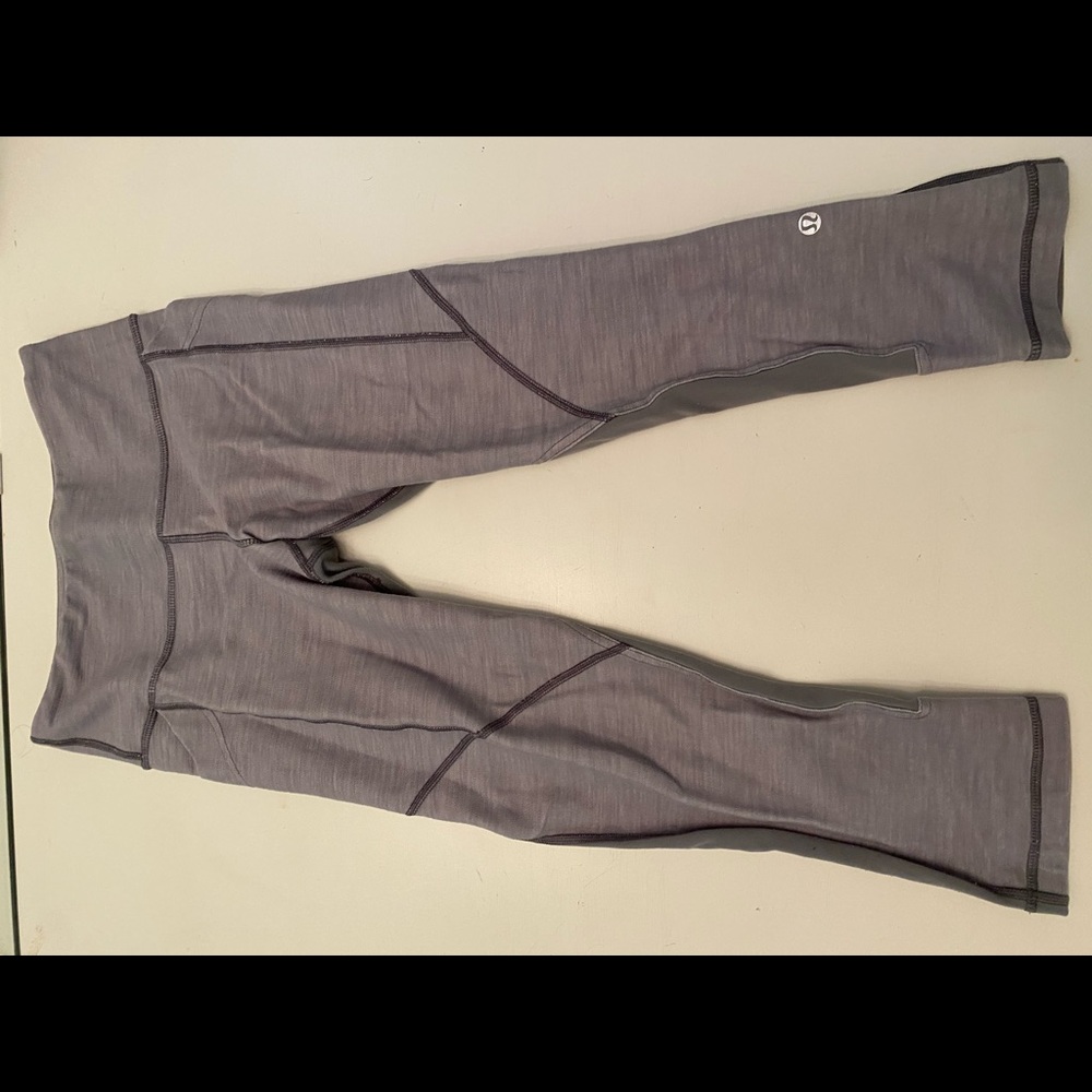 Lulu Lemon Gray Cropped Legging (with pockets)